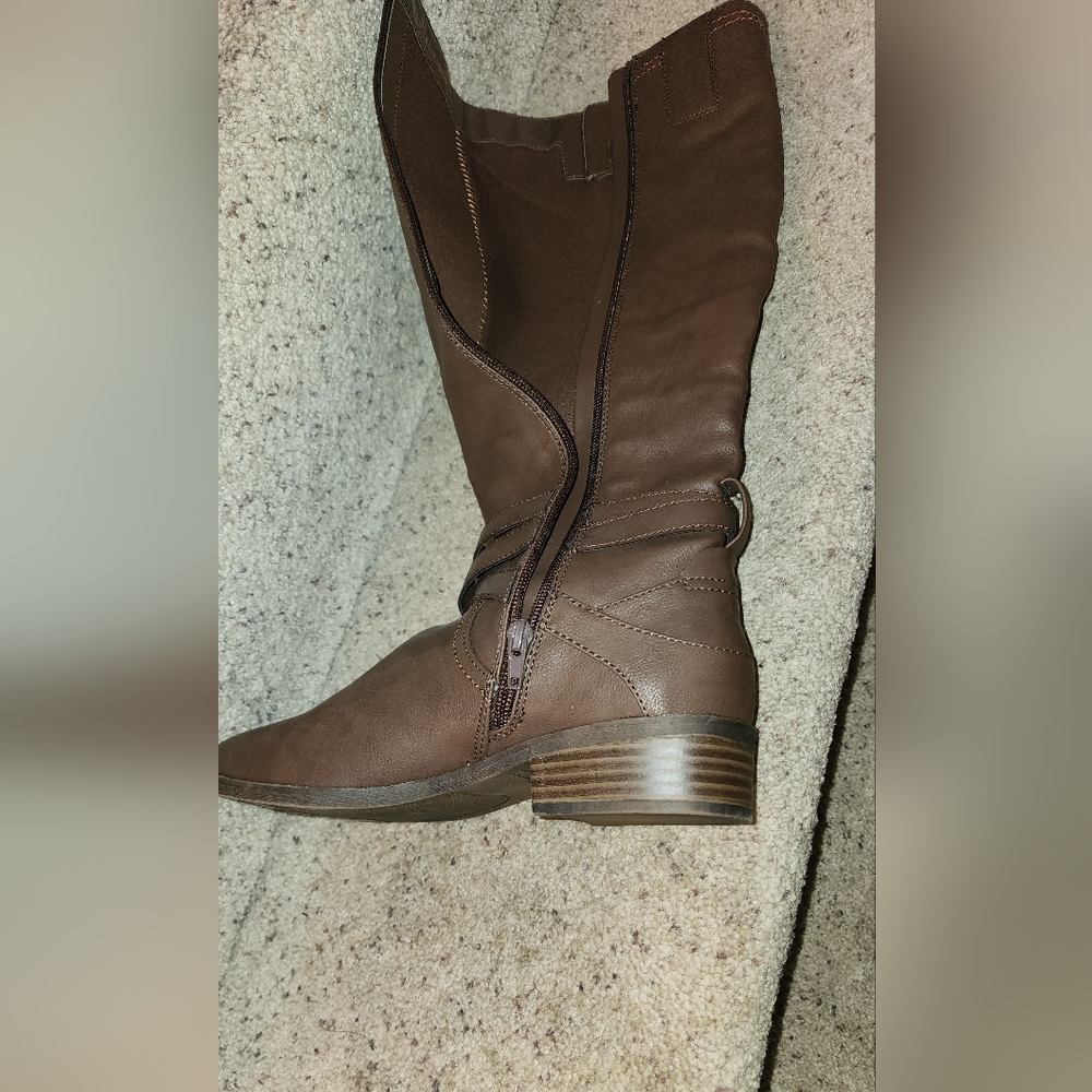 COPY - Boots - Picture 6 of 7